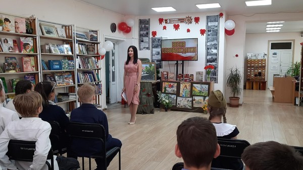 Литературно-музыкальная программа «Победоносная весна» ко Дню освобождения Симферополя от немецко-фашистских захватчиков