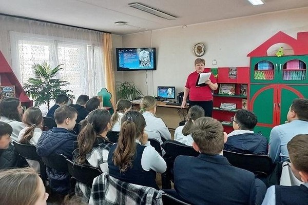 Информационно-познавательная программа «Юрий Гагарин – звездный сын Земли»