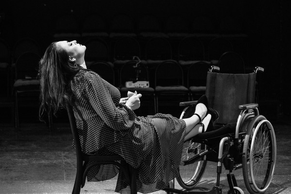 Восемь женщин