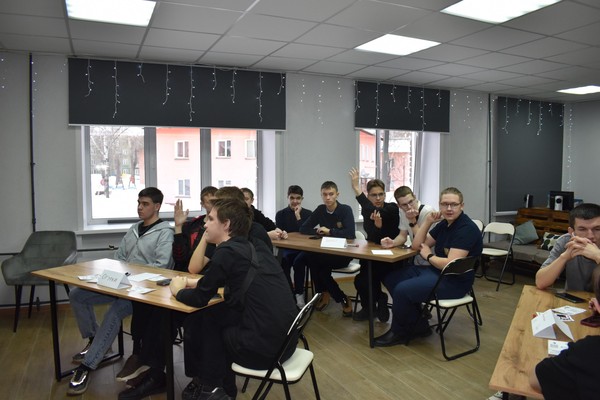 Интеллектуальная игра «Через книги к звёздам»