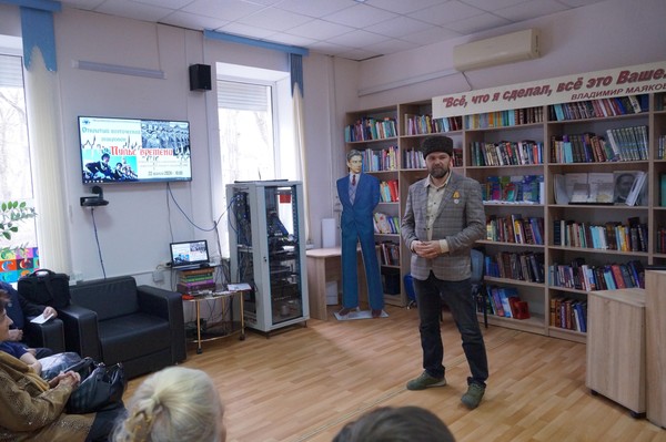 Бард-встреча с кавалером Ордена Мужества Александром Печниковым «С гитарой к Победе»