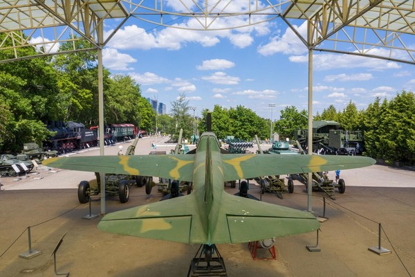 Выставка «Со звездами к звездам»