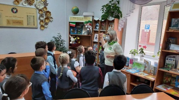 Познавательный час «Все о космосе и космонавтах»