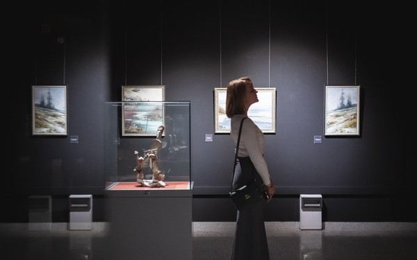 Экскурсия по выставке «Уходя, оставьте Свет…»