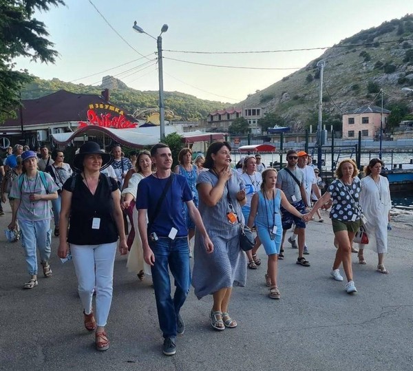 Программа «Читаем город. Женские истории»