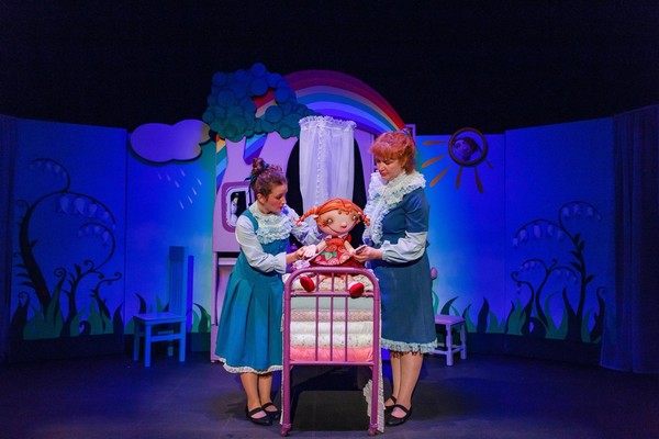 Про девочку Аню и кошку Алиску