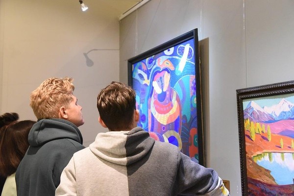 Мастер-класс по живописи «Бескрайний космос»