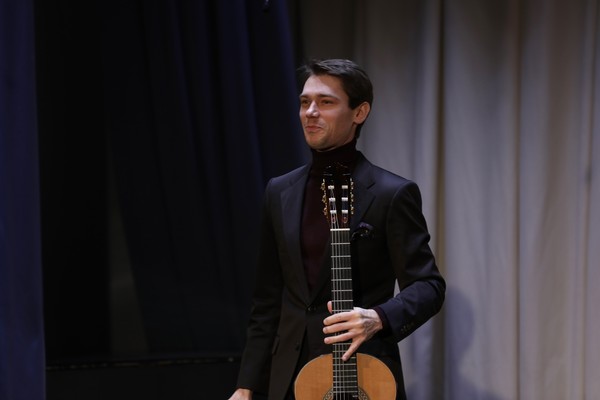 Магия гитары при свечах. Краски Италии