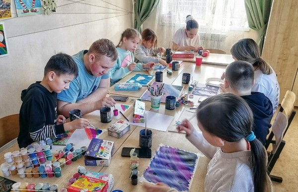 Мастер-класс по ДПИ «Космическое путешествие», посвященный Дню космонавтики