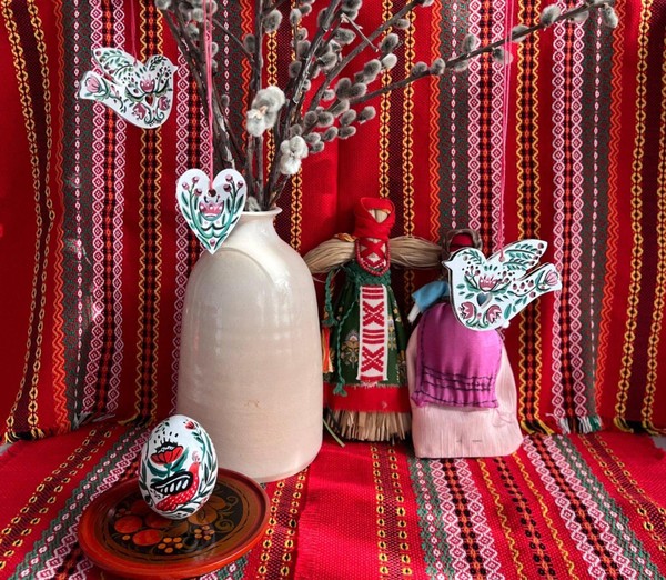 Семинар-практикум росписи по дереву «Праздничные птички»