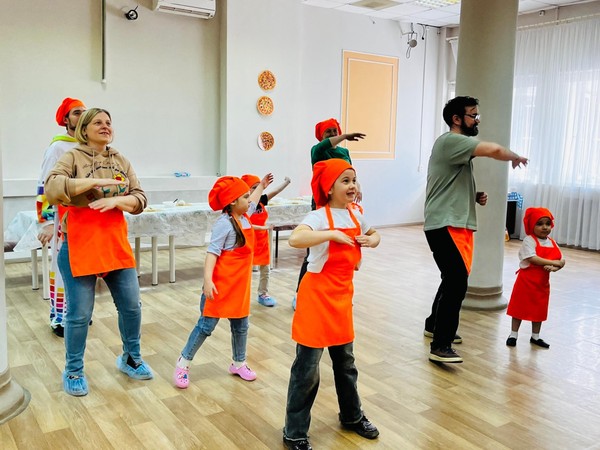 Клуб выходного дня для малышей и их родителей «Играй-ка!»