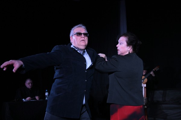 Женщина может