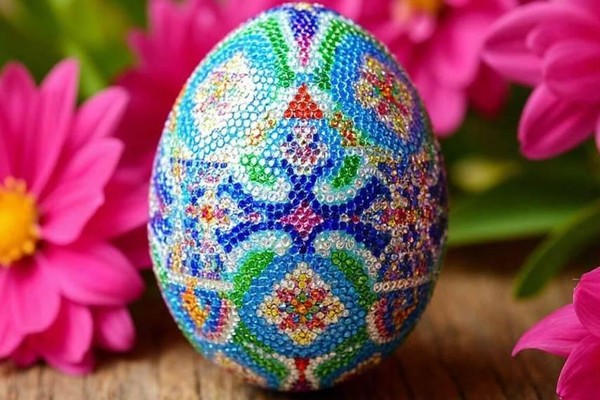 Мастер-класс «Роспись и украшение пасхальных яиц алмазной мозаикой»