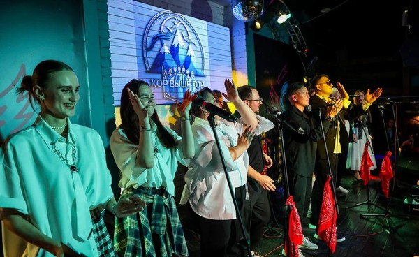 Хор, утро, кофе