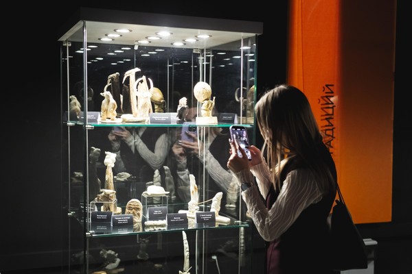 Выставка «Уходя, оставьте свет…»