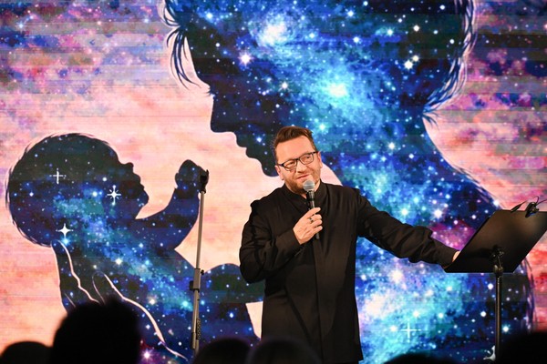 Интерактивный моноспектакль Владимира Глазунова