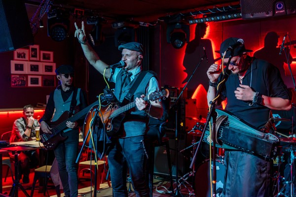 Миннезингеры