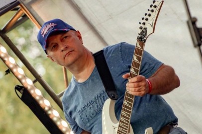 Клуб романса «Две Гитары». Л. Дербенев. И солнце всходило, и радуга цвела...