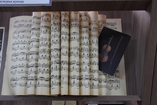 Литературно – музыкальная гостиная «Есть только миг…»