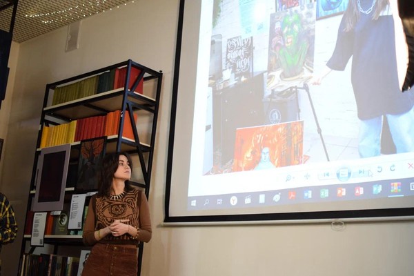 Выставка «Между строк»