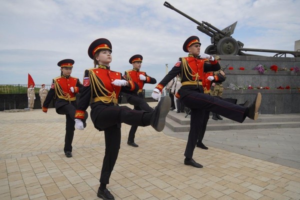 Торжественный митинг, посвященный 82-й годовщине освобождения города Керчи от фашистских захватчиков
