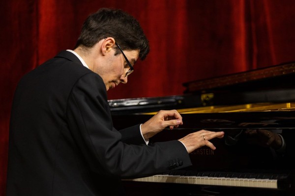 Кирилл Егорычев и Зауральский симфонический оркестр. Солисты ЗСО представляют