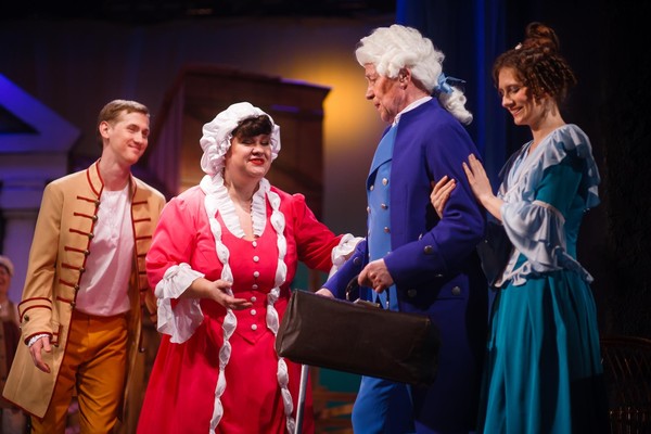 Викторина «Комичная бутафория»