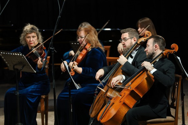 Марина Гаджиева, Илья Николаев и Красноярский камерный оркестр. Венские классики