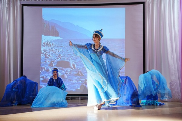 Спектакль «Этнофантазия» в рамках фестиваля «Дорогою Добра»