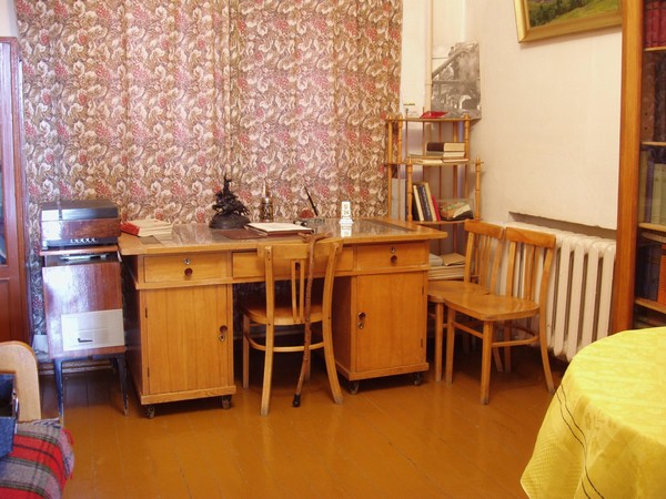 Выставка «Певец Магнитки»