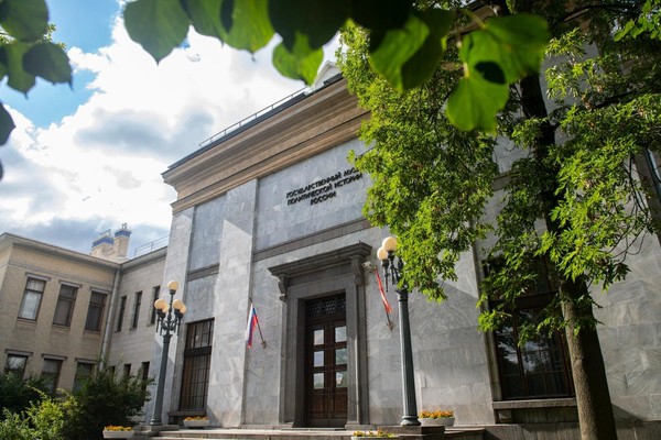 Экспозиции и временные выставки Государственного музея политической истории России