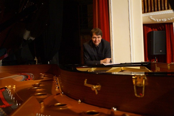 Концерт «Вне времени: романс и классика»