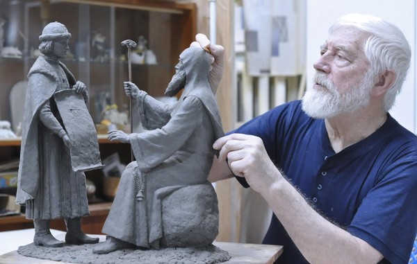 Открытие выставки скульптурных произведений Заслуженного художника России Юрия Хмелевского