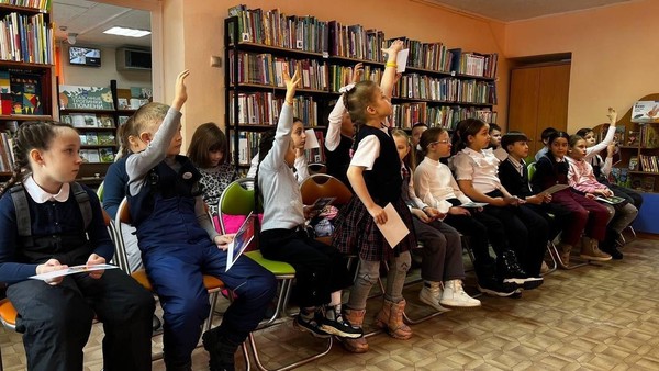 Час любимой книги «Приключения мышонка в библиотеке»