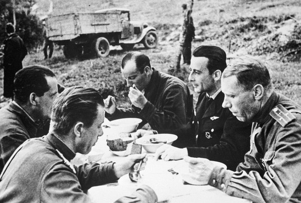 Тематическая встреча «Военные будни полка «Нормандия».»