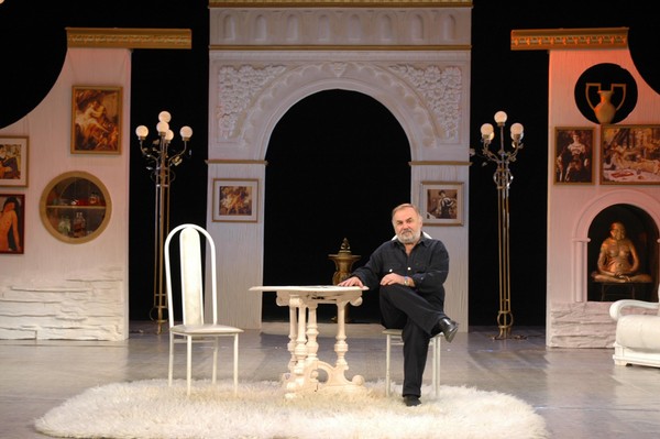 Выставка «Живу, чтоб души освещать надеждой!»