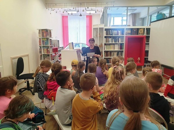 «Поэтический саквояж»: час поэзии к 100-летию со дня рождения Эммы Эфраимовны Мошковской