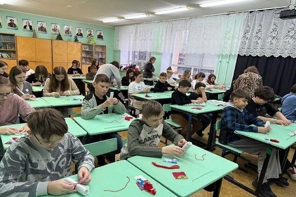 Творческое занятие «Куколка Сорока-ворона»