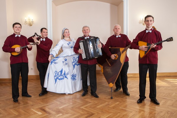 Концертная программа «Звонких песен красочный букет»