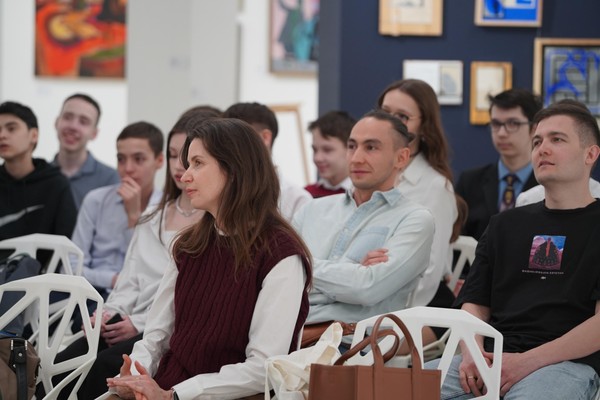 Лекция «Если холодно внутри. Как стать счастливее, если у вас было непростое детство»