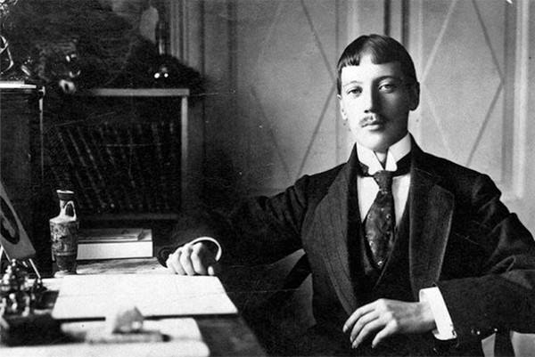 Литературный перформанс «Рыцарь счастья. Памяти Николая Гумилёва»