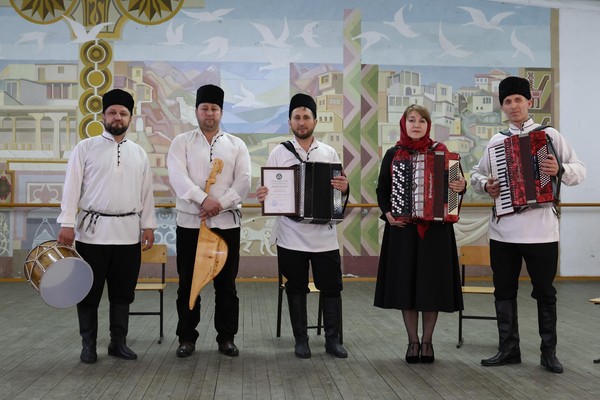 Фестиваль народной музыки и исполнителей на народных инструментах «Мелодии гор»