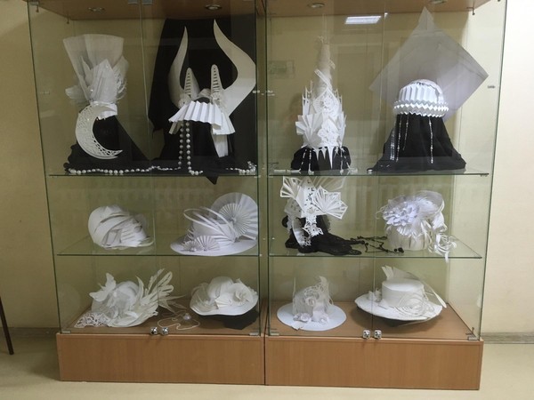 Архитектурная композиция из бумаги