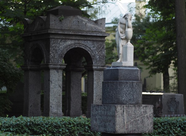 Экспозиция «Некрополь мастеров искусств»