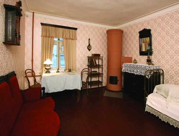 Основная экспозиция музея «Разночинный Петербург»