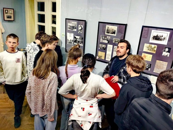 Экскурсия по экспозициям Музея истории молодежного движения