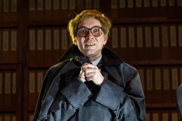 Спектакль «Шинель»