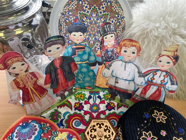 Литературно-этнографическая программа «На перекрестке культур»