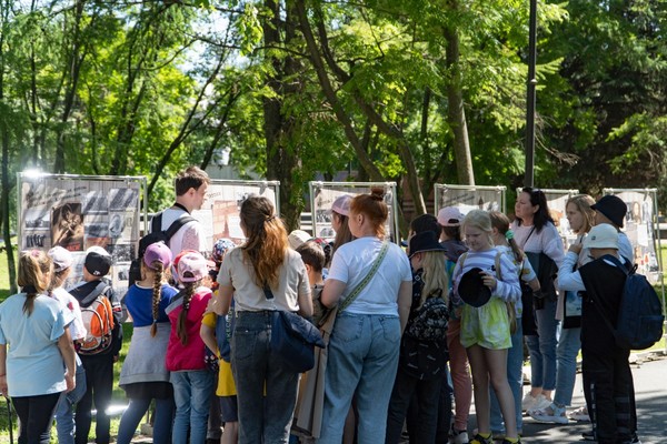 Экскурсия по передвижной выставке «Тыл – фронту!»