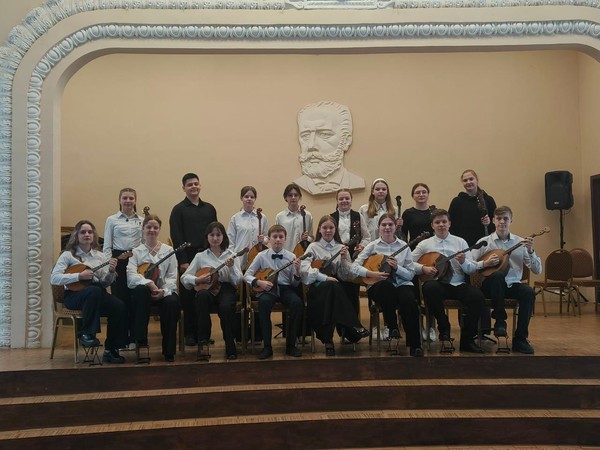 Отчетный концерт струнно – щипкового отделения